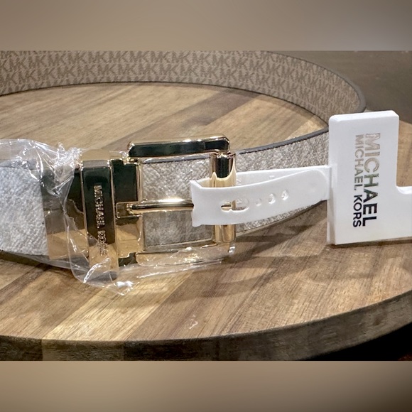 Michael Kors - Women's XL Reversible MK  Tan/White/ Leather Belt - Picture 3 of 14